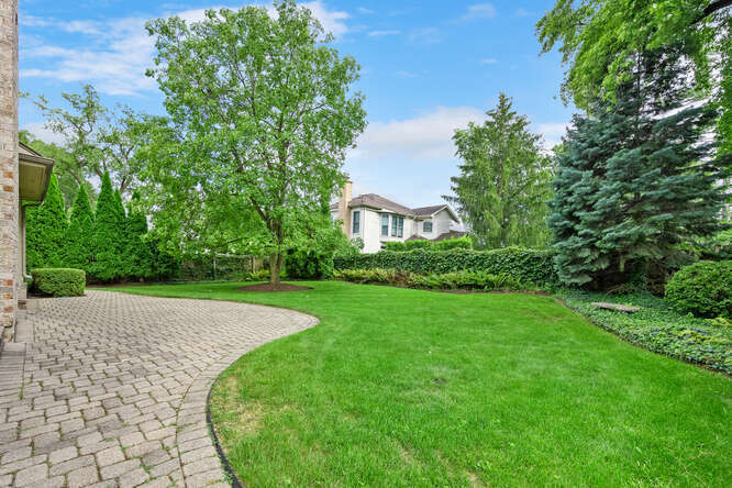 210 W Hickory Street, Hinsdale, IL 60521