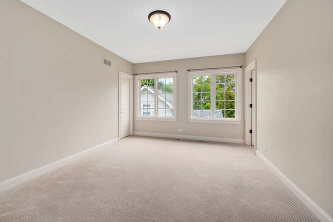 210 W Hickory Street, Hinsdale, IL 60521