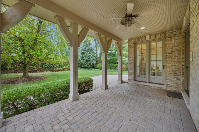 210 W Hickory Street, Hinsdale, IL 60521
