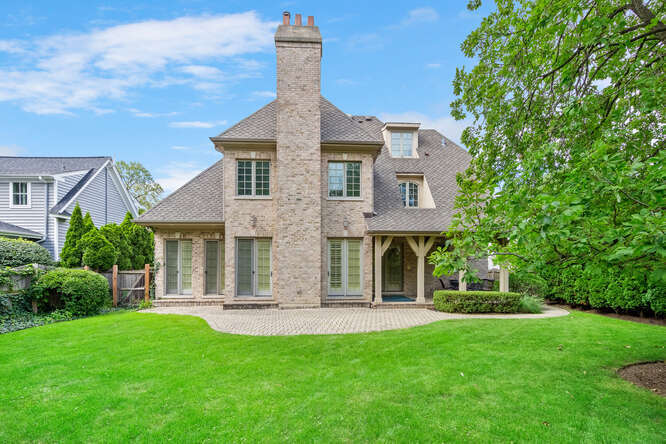 210 W Hickory Street, Hinsdale, IL 60521
