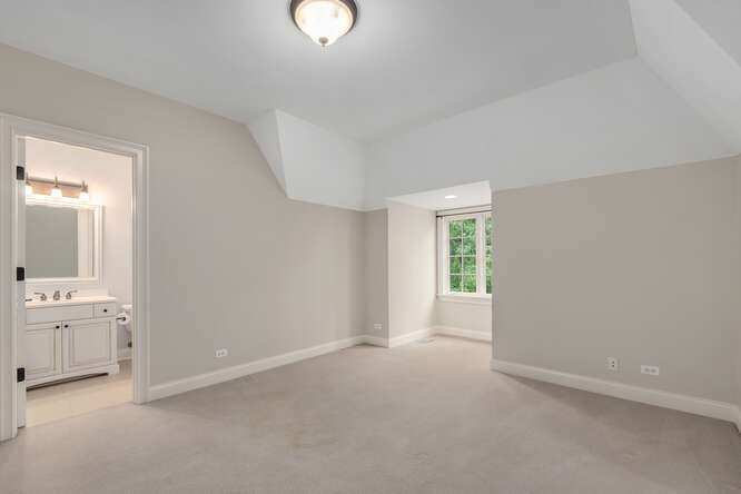 210 W Hickory Street, Hinsdale, IL 60521