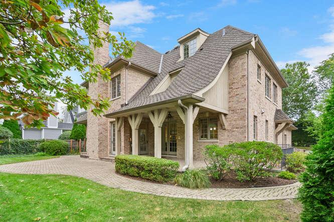 210 W Hickory Street, Hinsdale, IL 60521