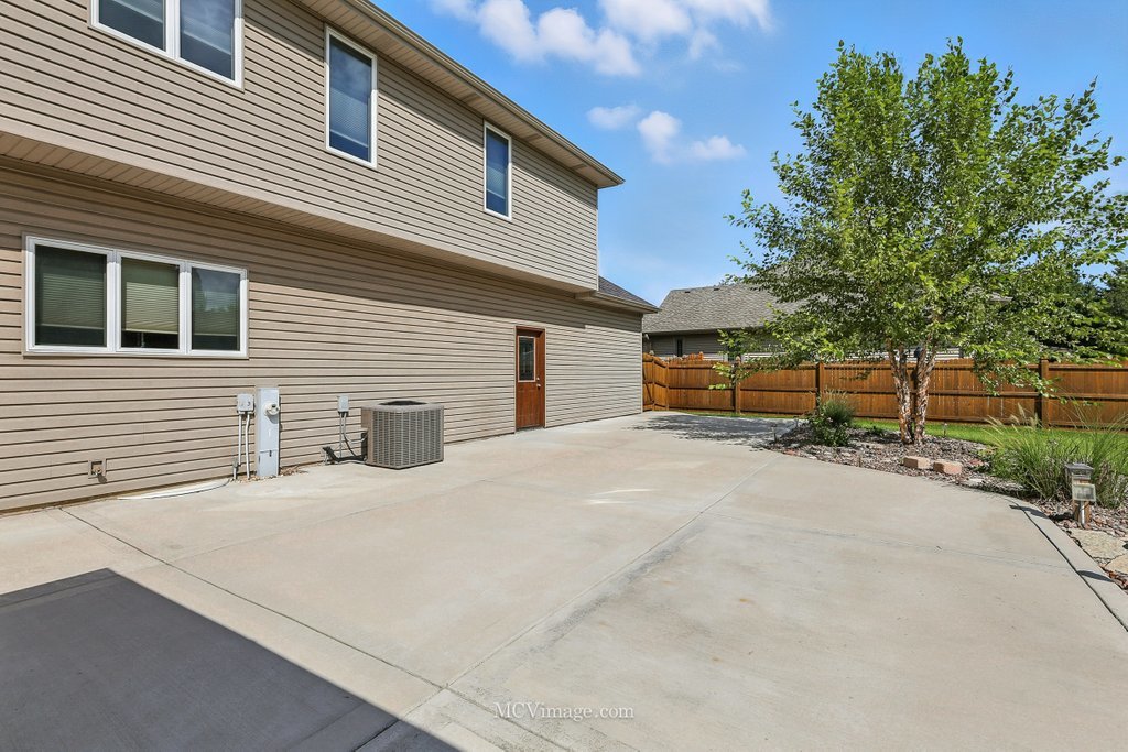 406 Cambridge Lane, Shorewood, IL 60404
