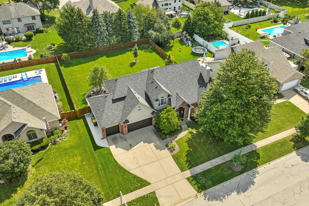 406 Cambridge Lane, Shorewood, IL 60404