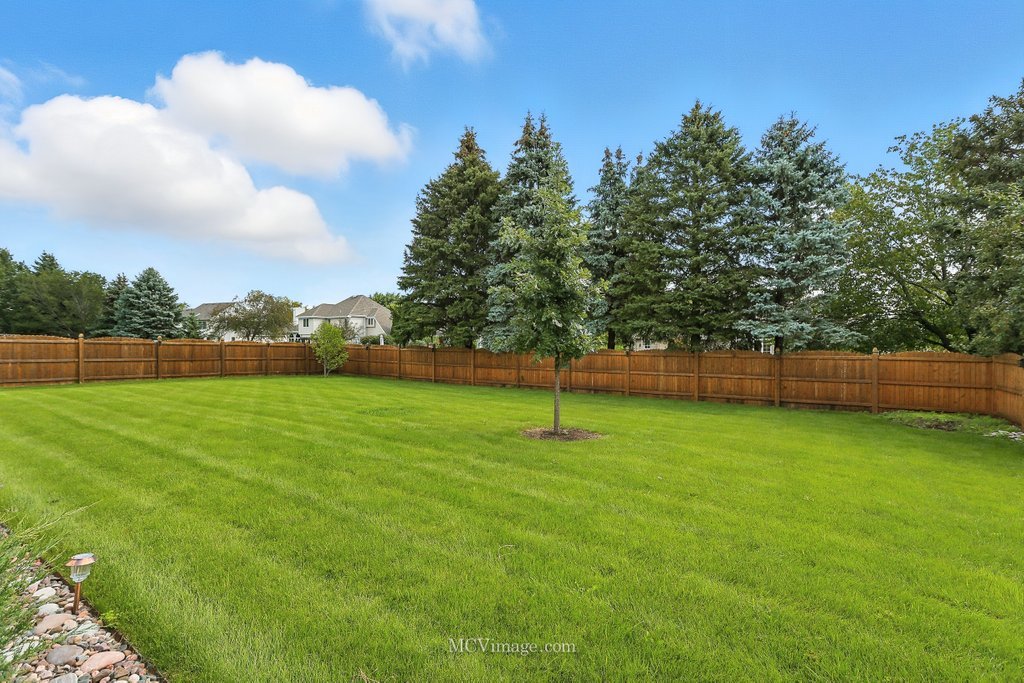 406 Cambridge Lane, Shorewood, IL 60404