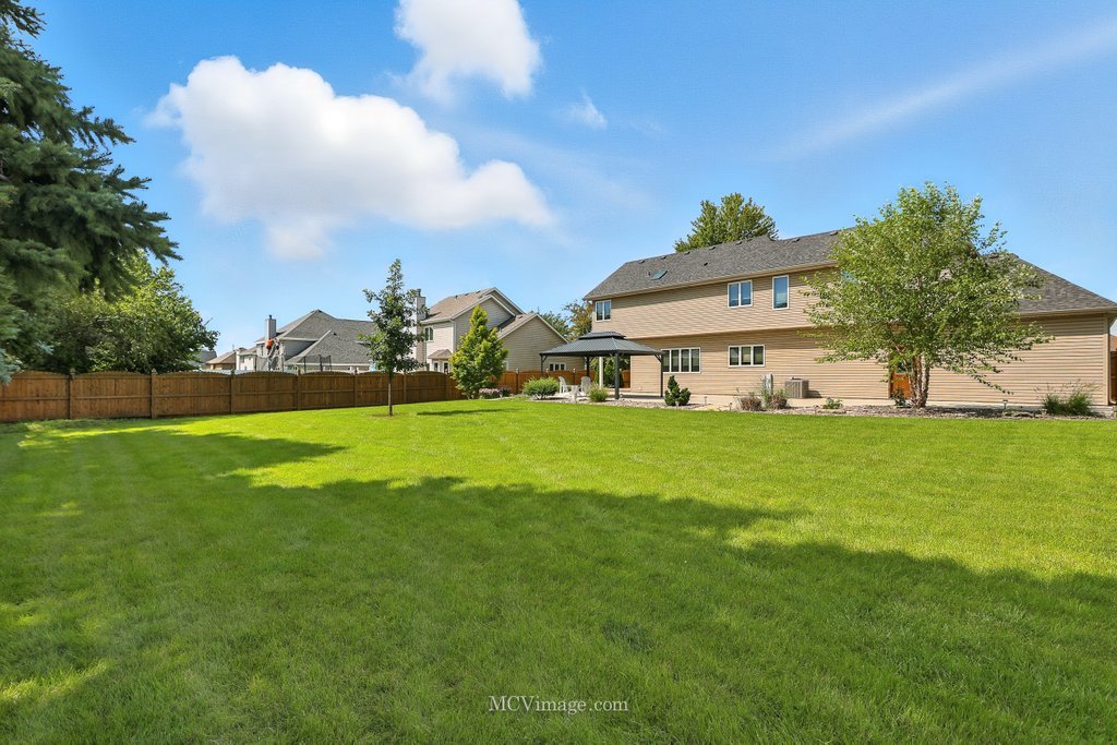 406 Cambridge Lane, Shorewood, IL 60404