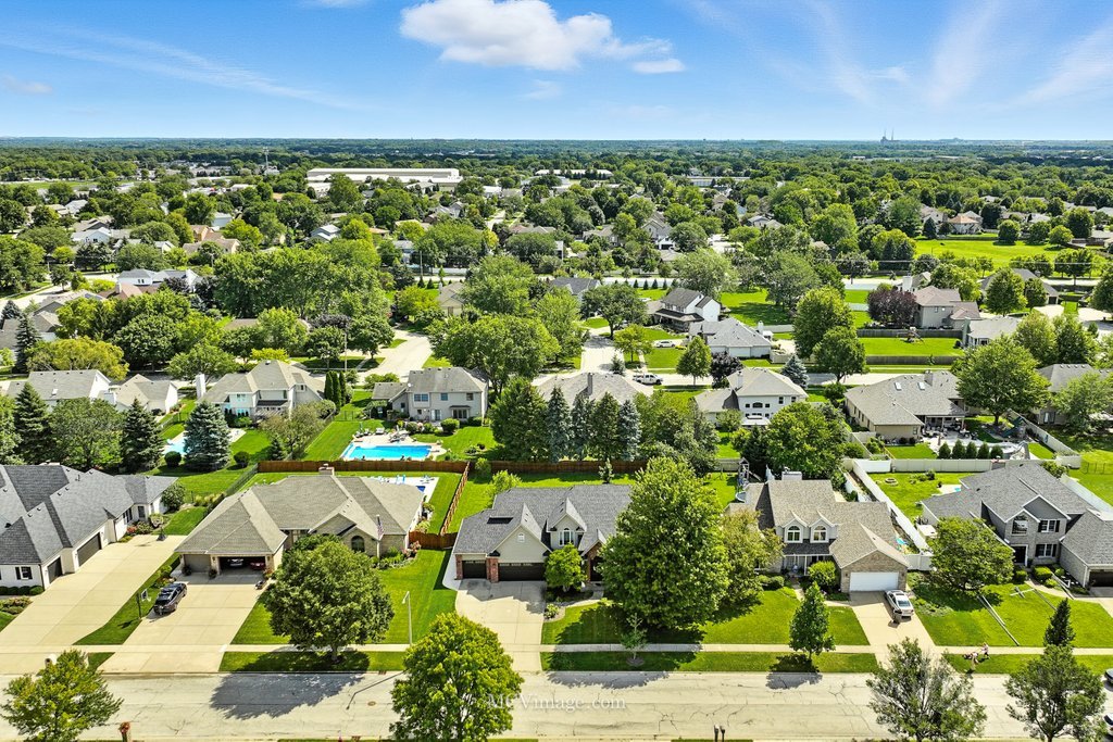 406 Cambridge Lane, Shorewood, IL 60404