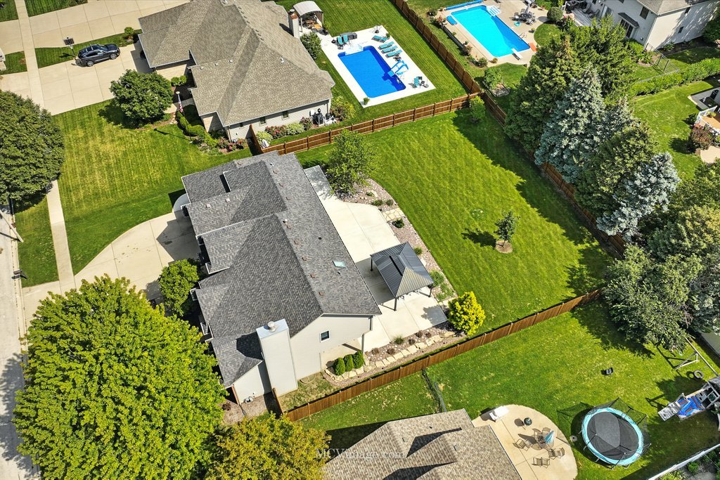 406 Cambridge Lane, Shorewood, IL 60404
