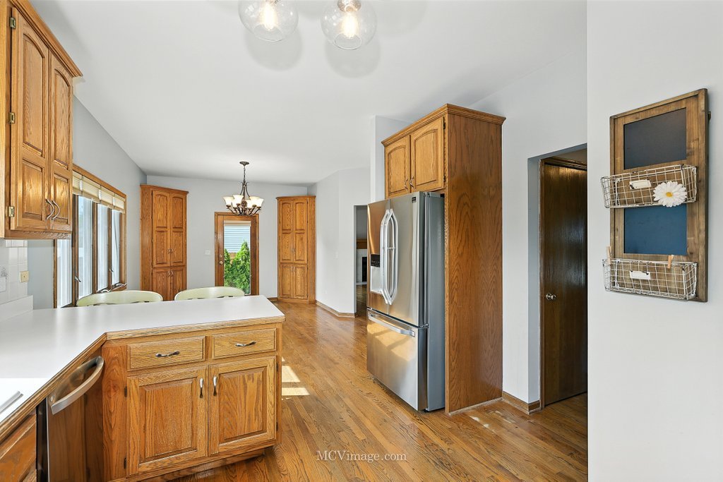 406 Cambridge Lane, Shorewood, IL 60404