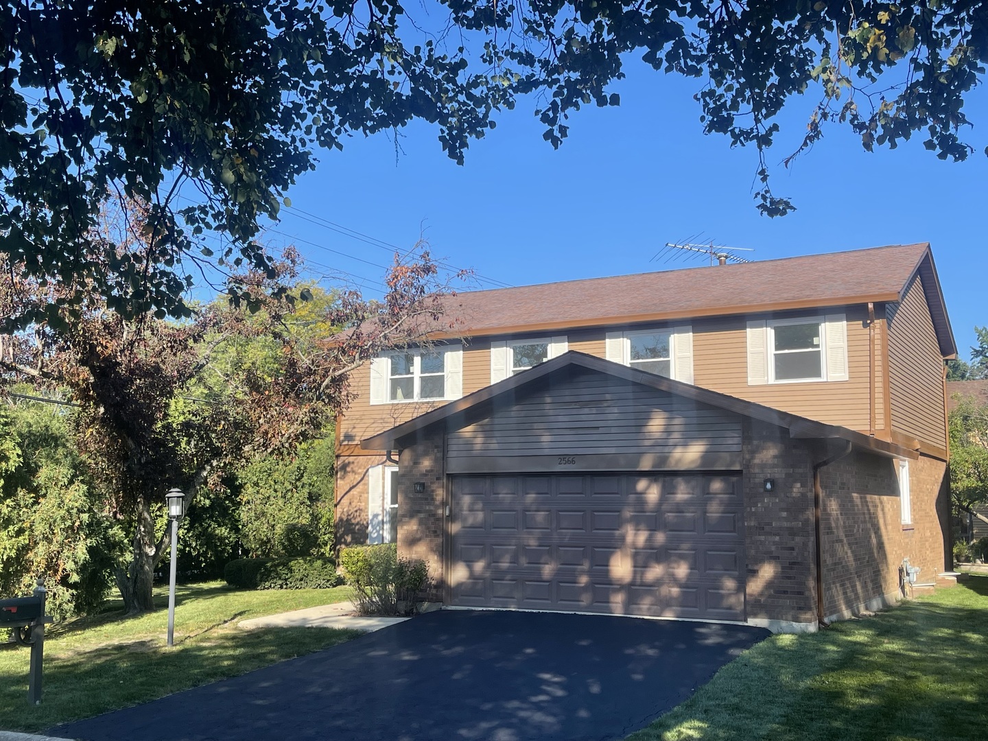 2566 Brian Drive, Northbrook, IL 60062