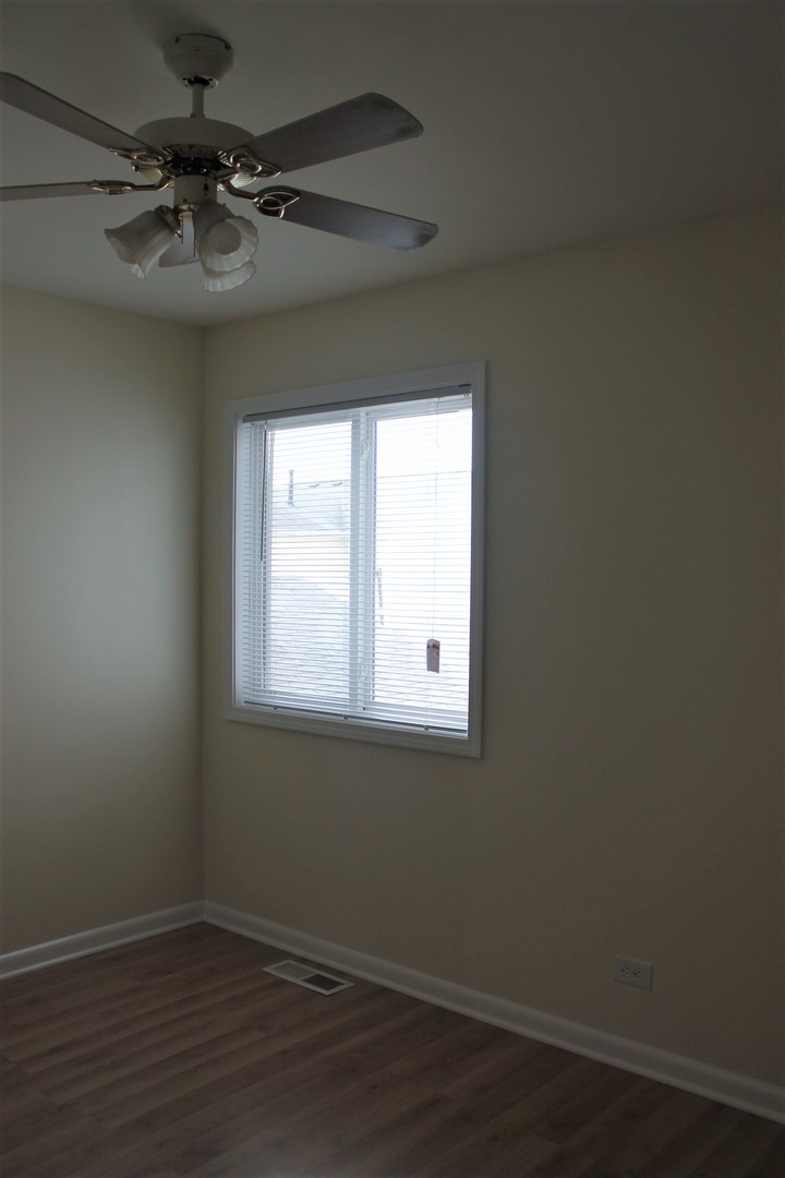 440 Meadow Green Lane #440, Round Lake Beach, IL 60073