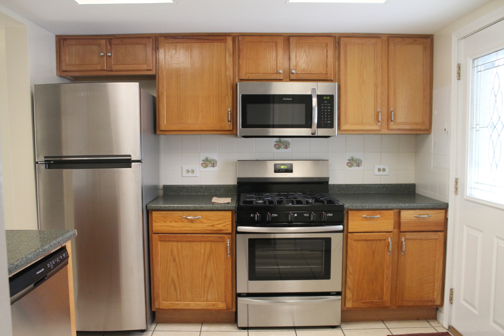 440 Meadow Green Lane #440, Round Lake Beach, IL 60073