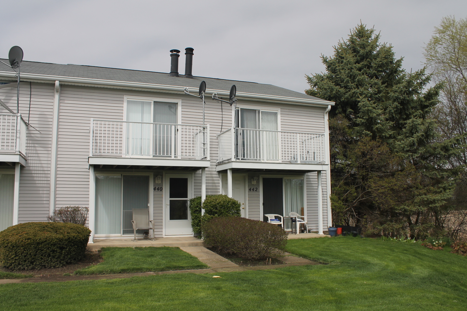 440 Meadow Green Lane #440, Round Lake Beach, IL 60073