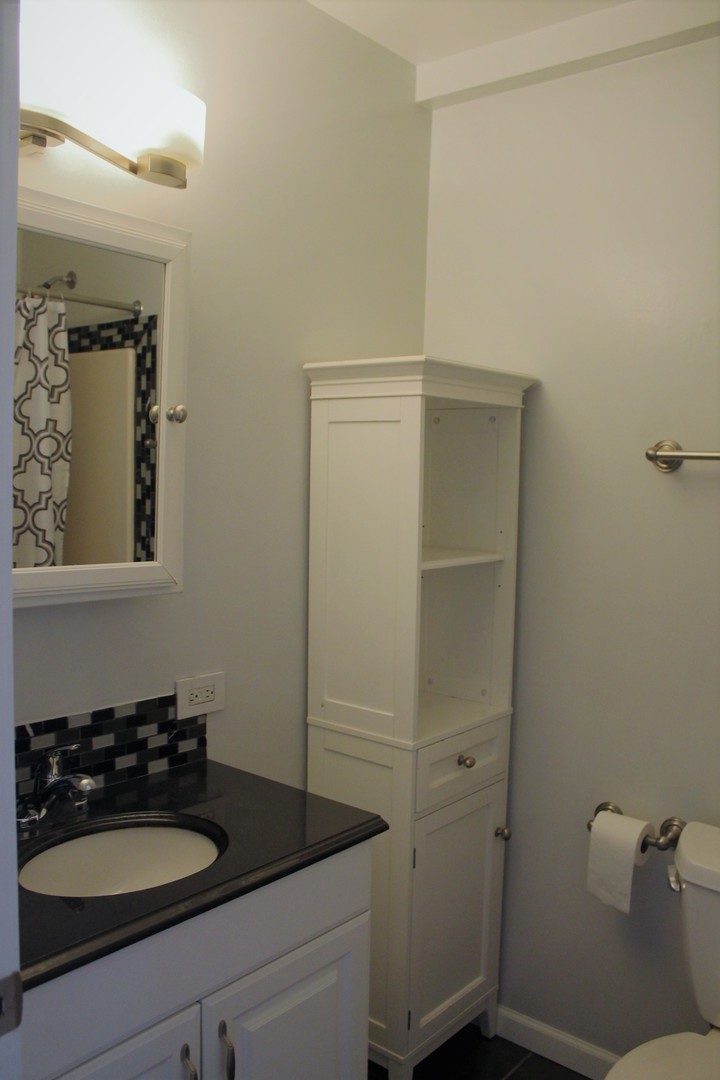 440 Meadow Green Lane #440, Round Lake Beach, IL 60073
