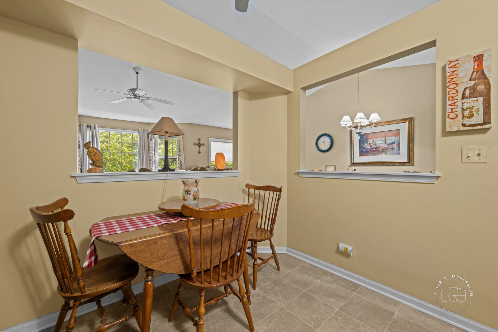 1202 Fox Hill Lane, North Aurora, IL 60542