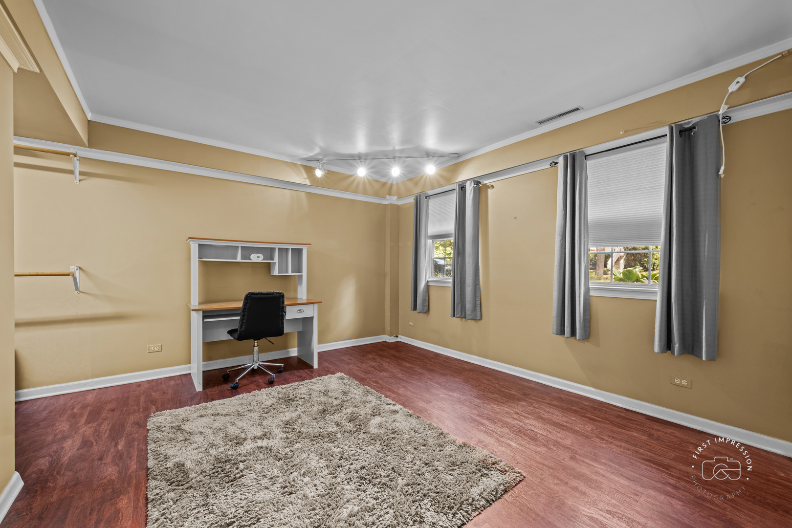 1202 Fox Hill Lane, North Aurora, IL 60542