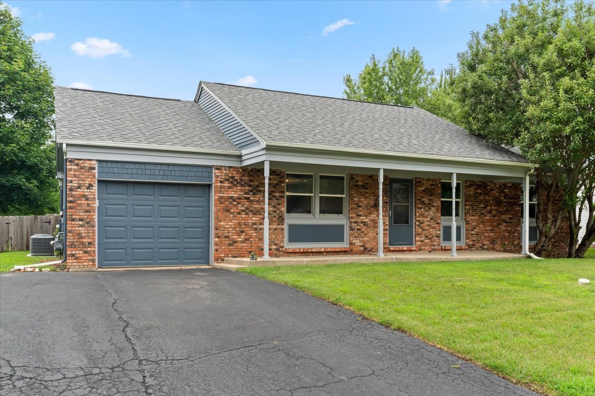 1011 Aspen Drive, Buffalo Grove, IL 60089