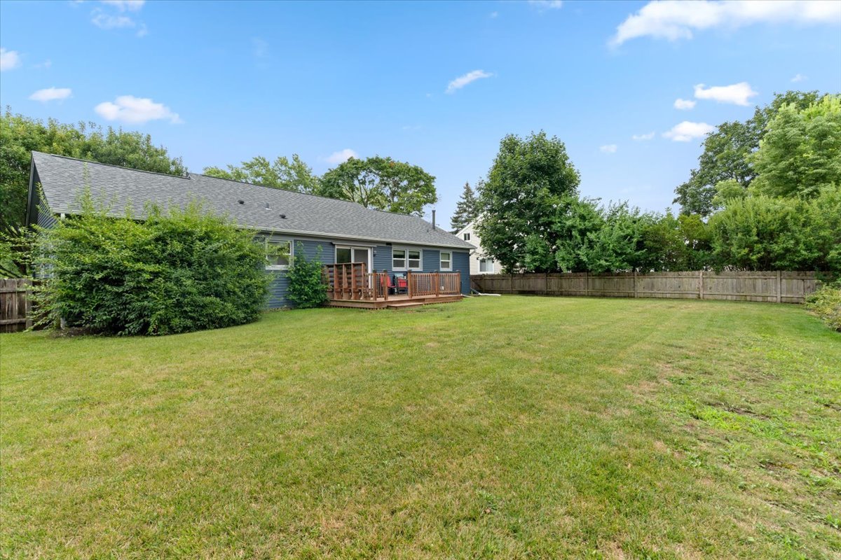 1011 Aspen Drive, Buffalo Grove, IL 60089