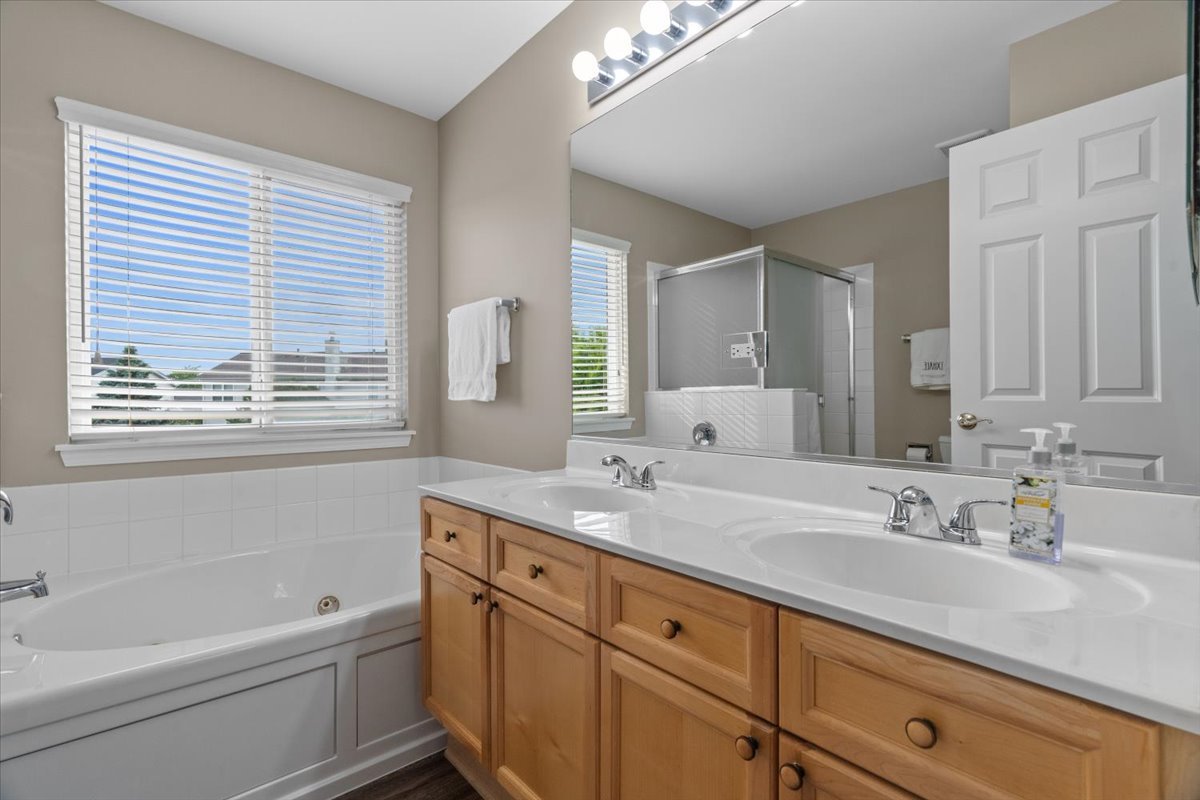 32526 Pilgrims Court, Lakemoor, IL 60051
