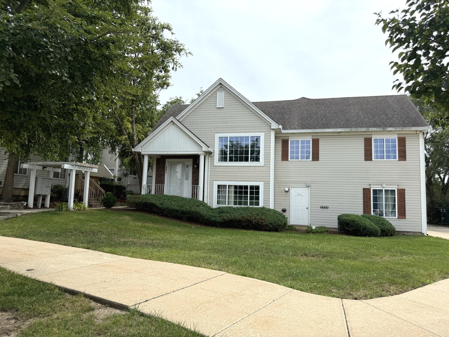 321 Whispering Court, Bolingbrook, IL 60440
