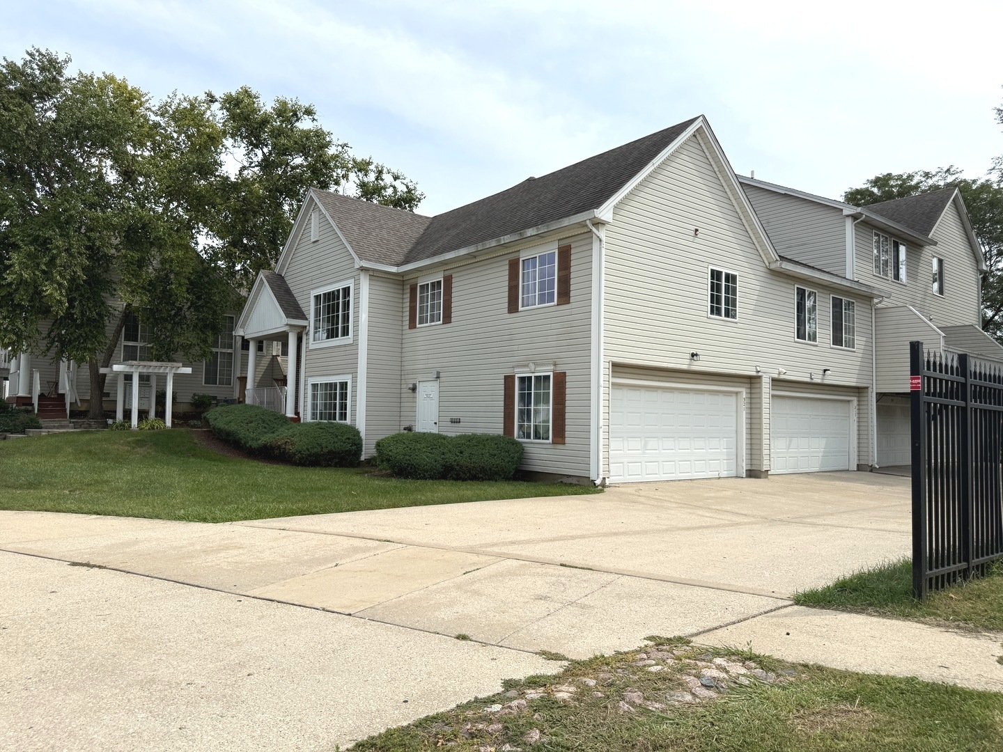321 Whispering Court, Bolingbrook, IL 60440