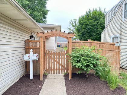 629 S Main Street #FRONT, Naperville, IL 60540