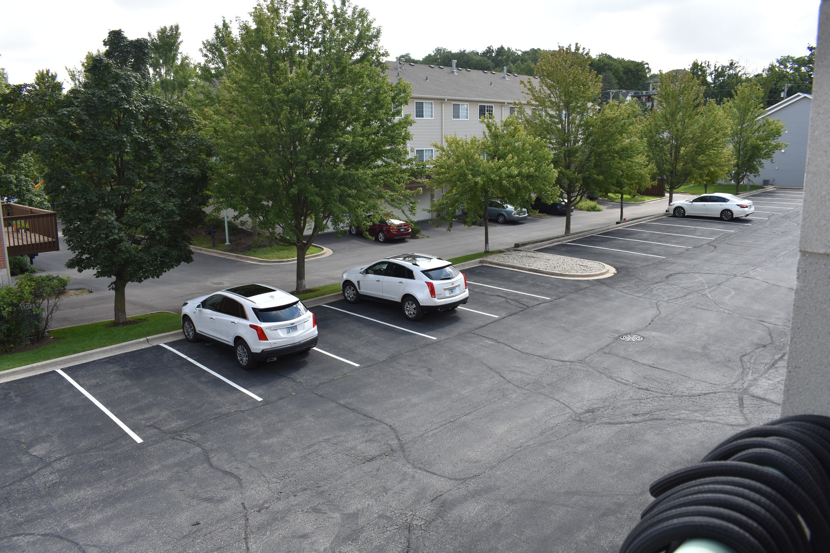 400 VILLAGE Circle #102, Willow Springs, IL 60480