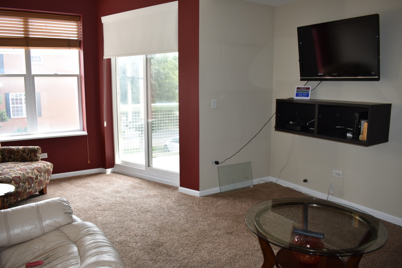 400 VILLAGE Circle #102, Willow Springs, IL 60480