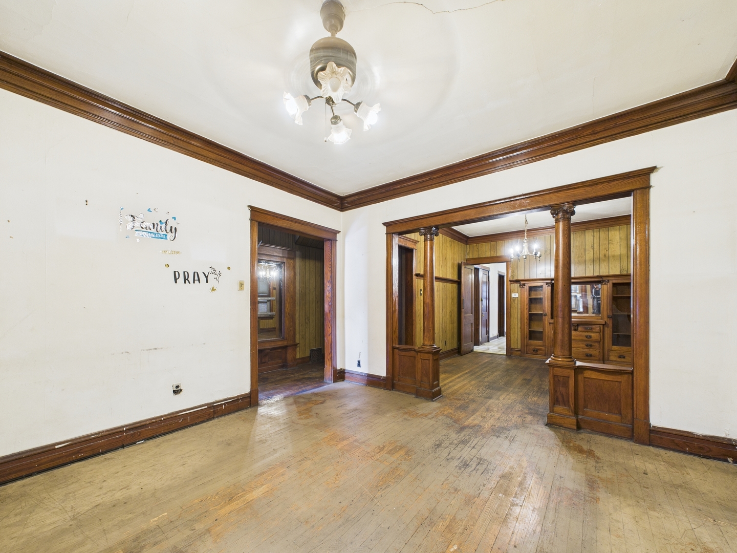 6917 S Indiana Avenue, Chicago, IL 60637