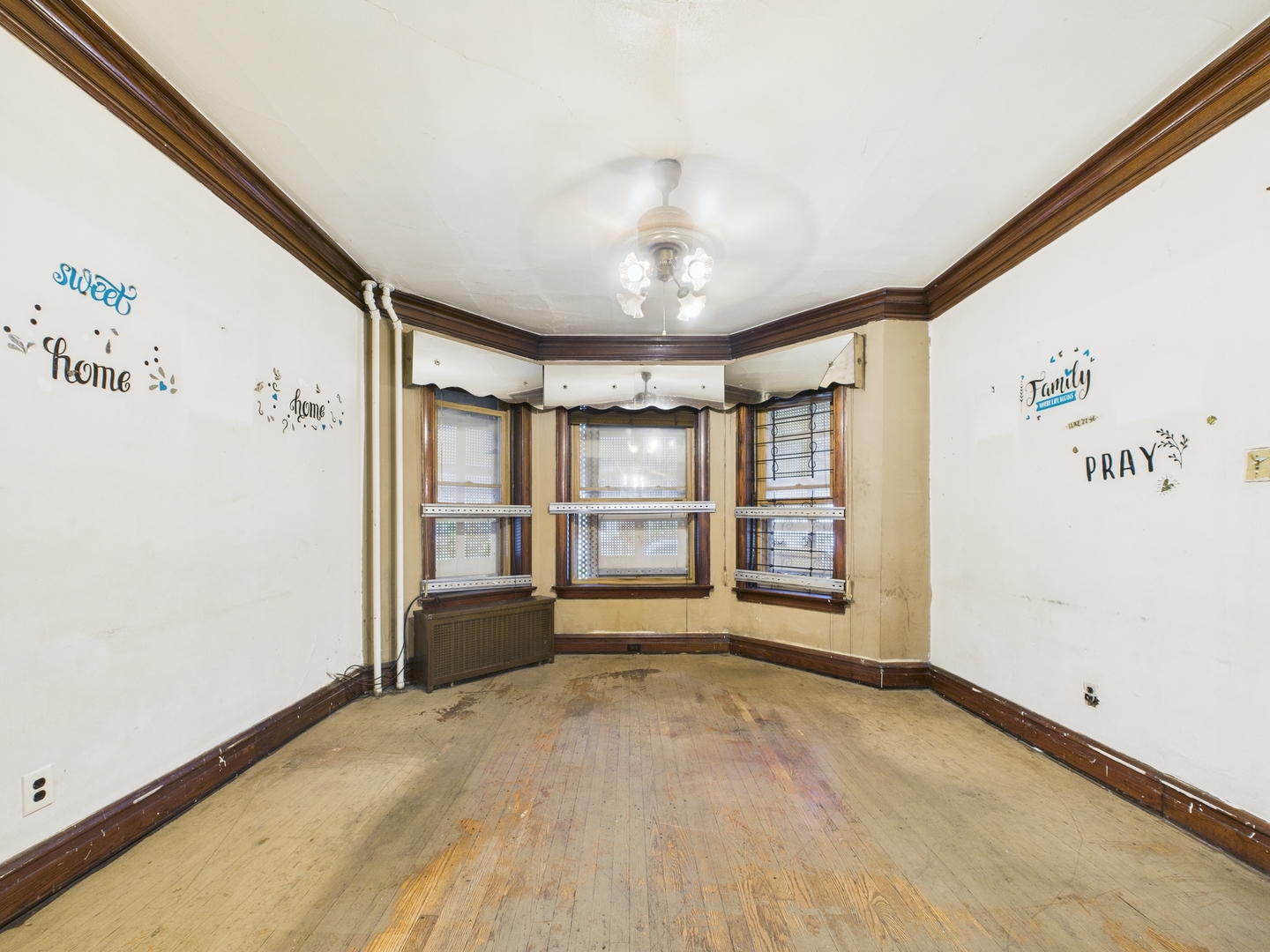 6917 S Indiana Avenue, Chicago, IL 60637