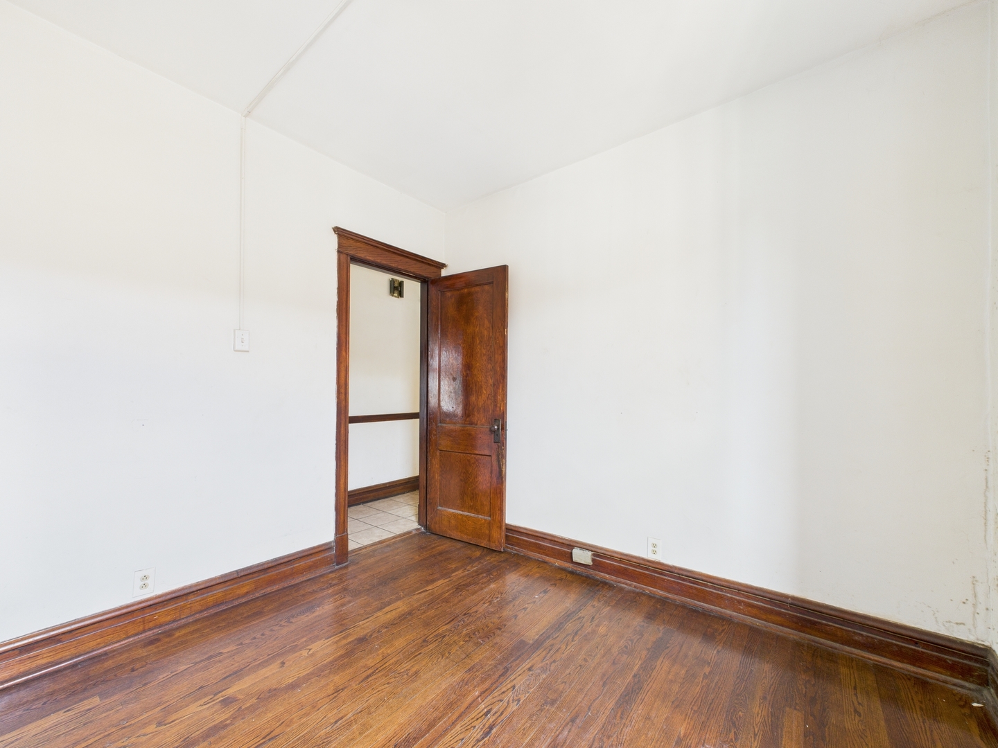 6917 S Indiana Avenue, Chicago, IL 60637