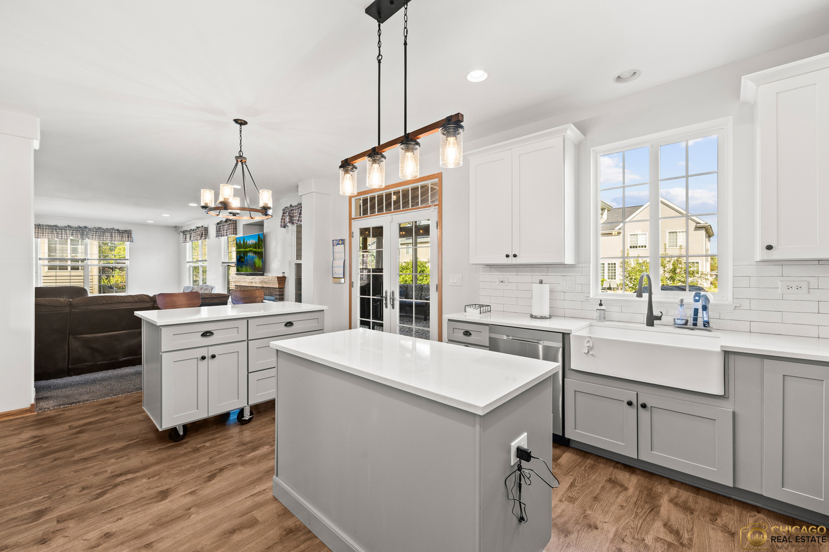 396 E 17th Place, Lombard, IL 60148