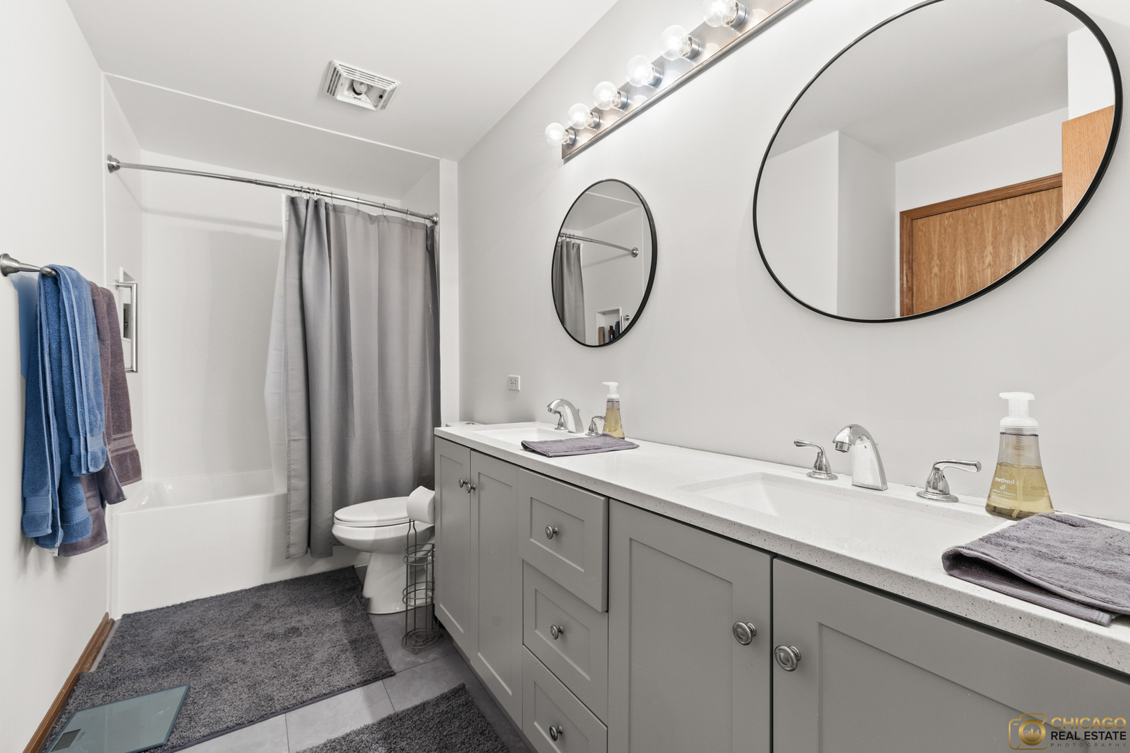 396 E 17th Place, Lombard, IL 60148