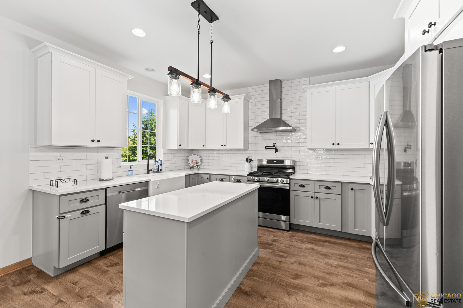 396 E 17th Place, Lombard, IL 60148