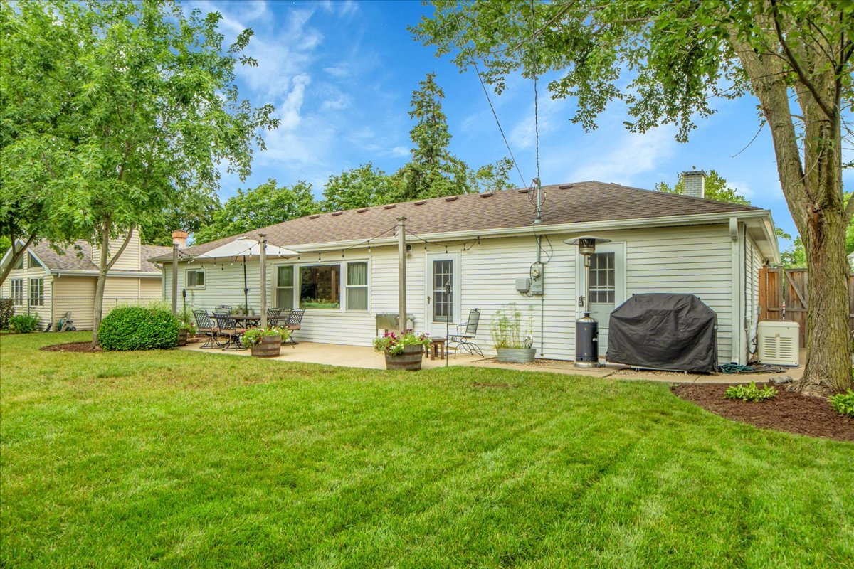 514 Turf Lane, Wheaton, IL 60187