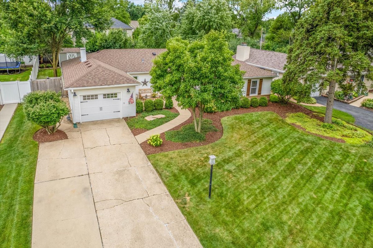 514 Turf Lane, Wheaton, IL 60187