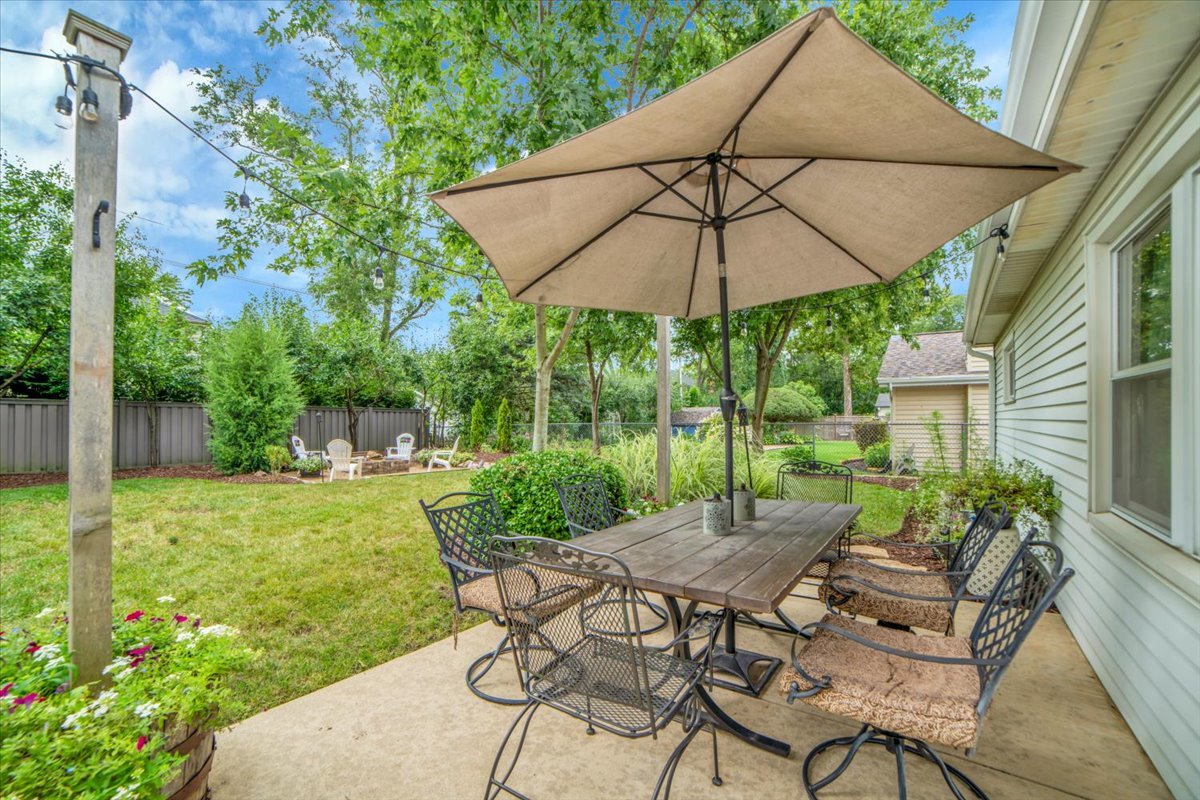 514 Turf Lane, Wheaton, IL 60187