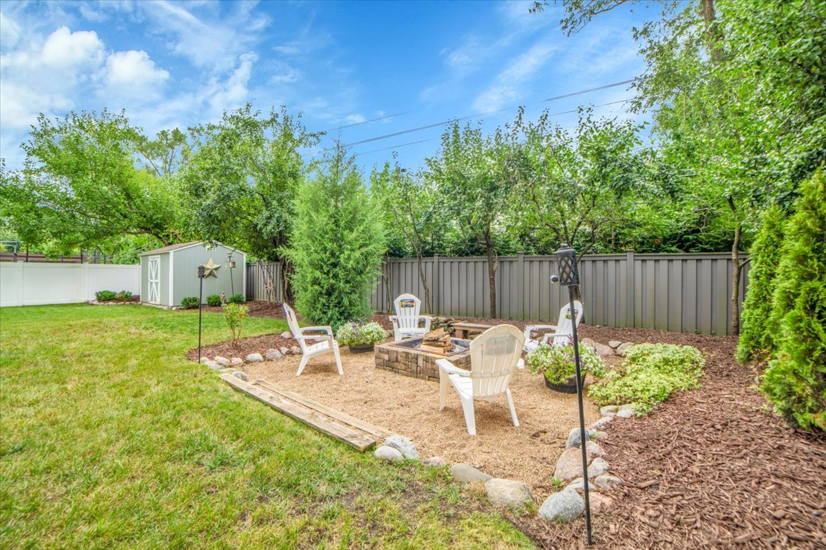 514 Turf Lane, Wheaton, IL 60187