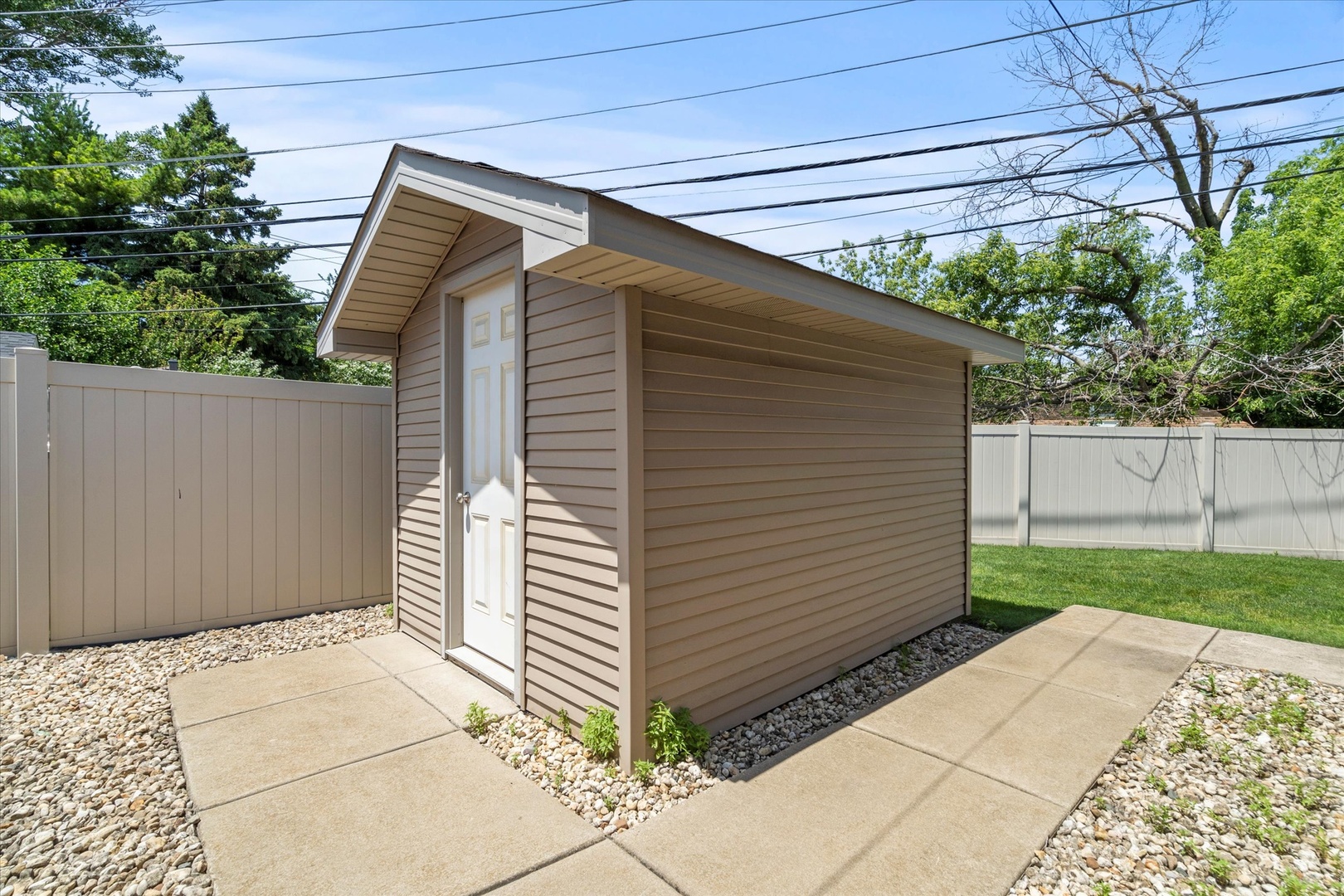 8436 Moody Avenue, Burbank, IL 60459