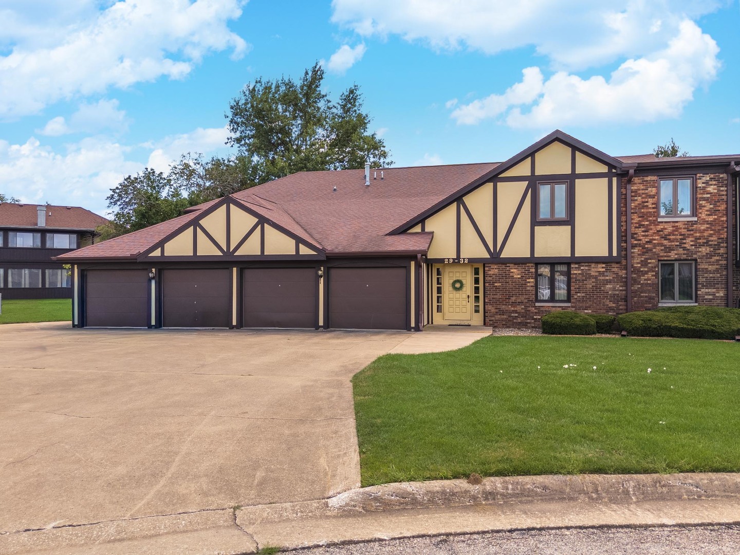 30 Crystal Court #B2, Pontiac, IL 61764
