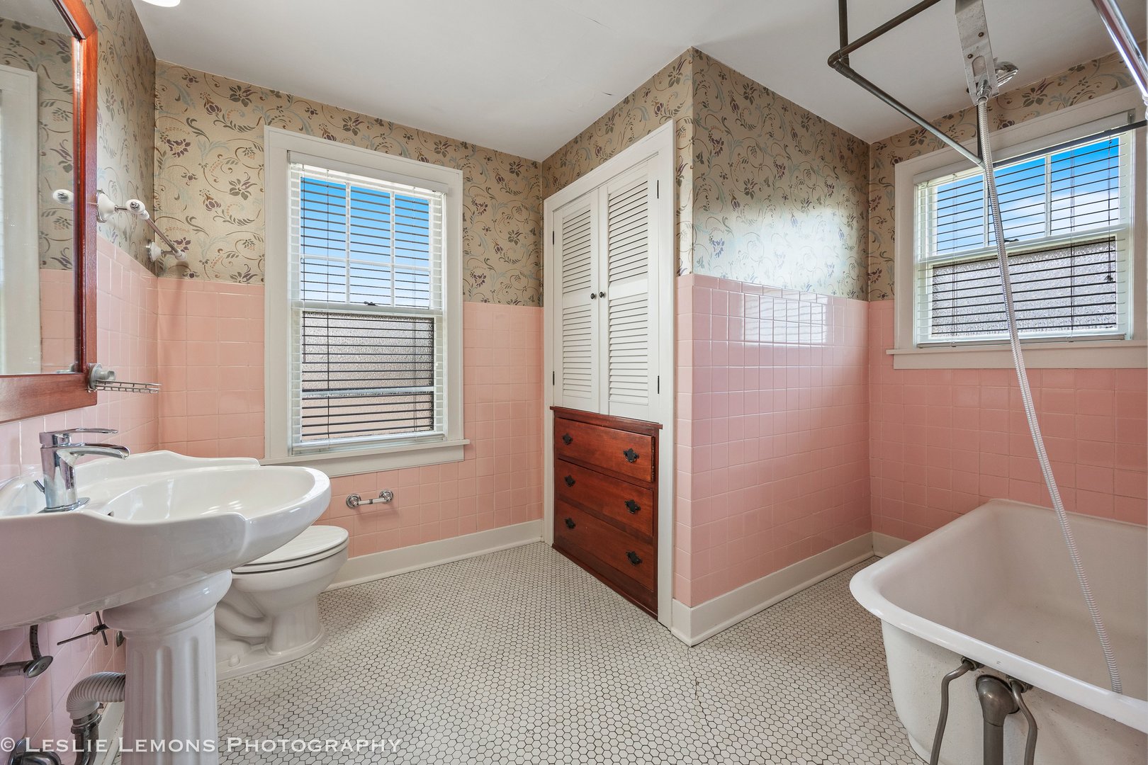826 N Center Street, Naperville, IL 60563
