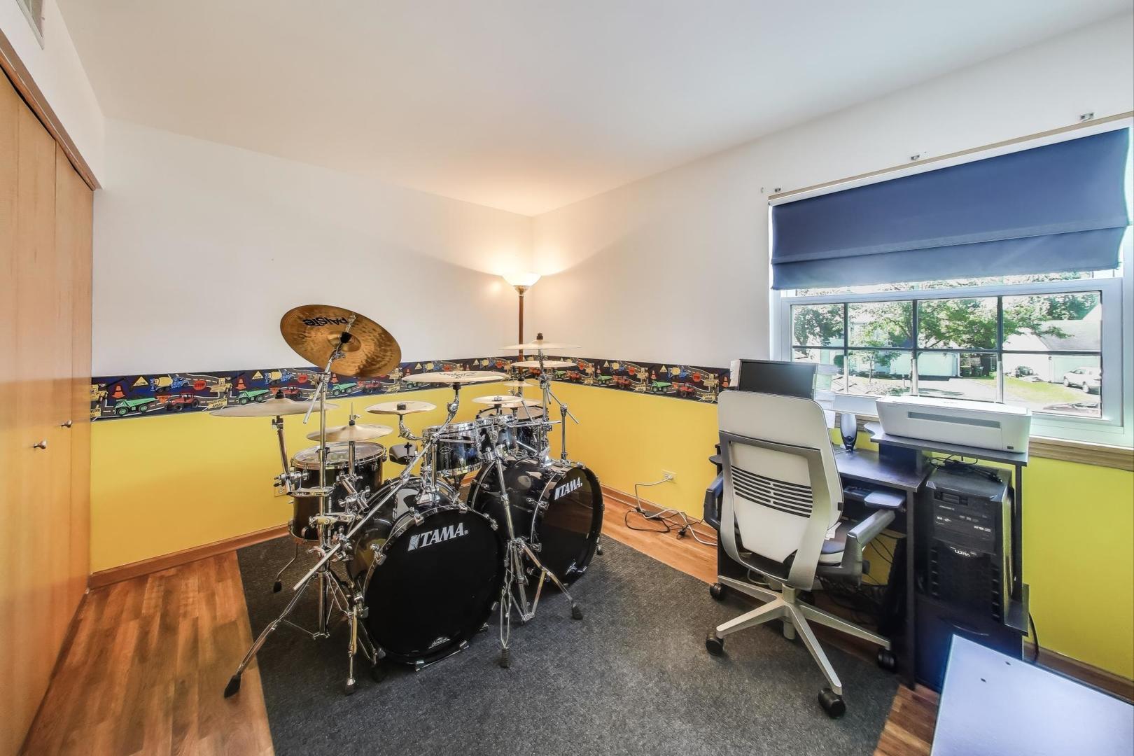 5443 WHITMORE Way, Lake In The Hills, IL 60156