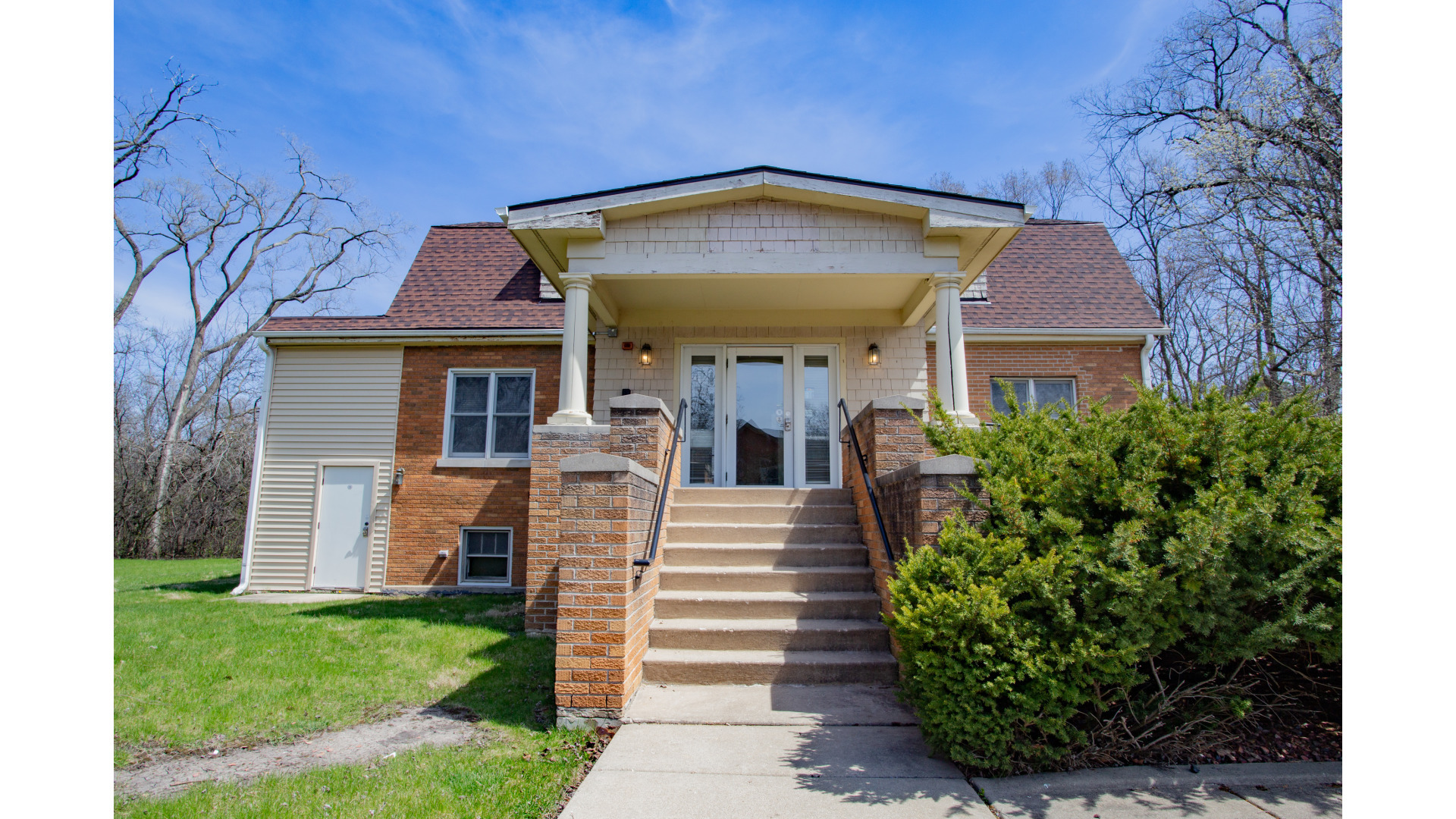 1305 Oswego Road, Naperville, IL 60540