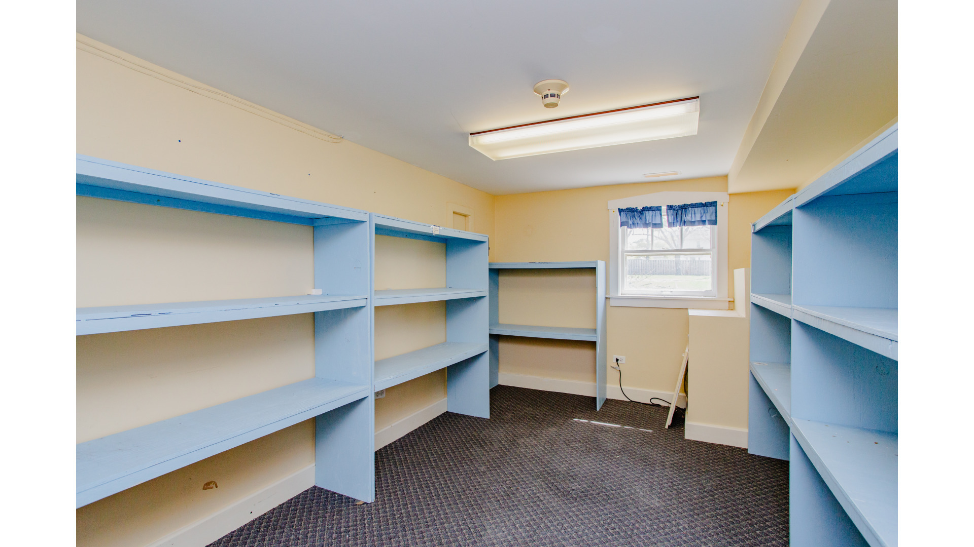 1305 Oswego Road, Naperville, IL 60540