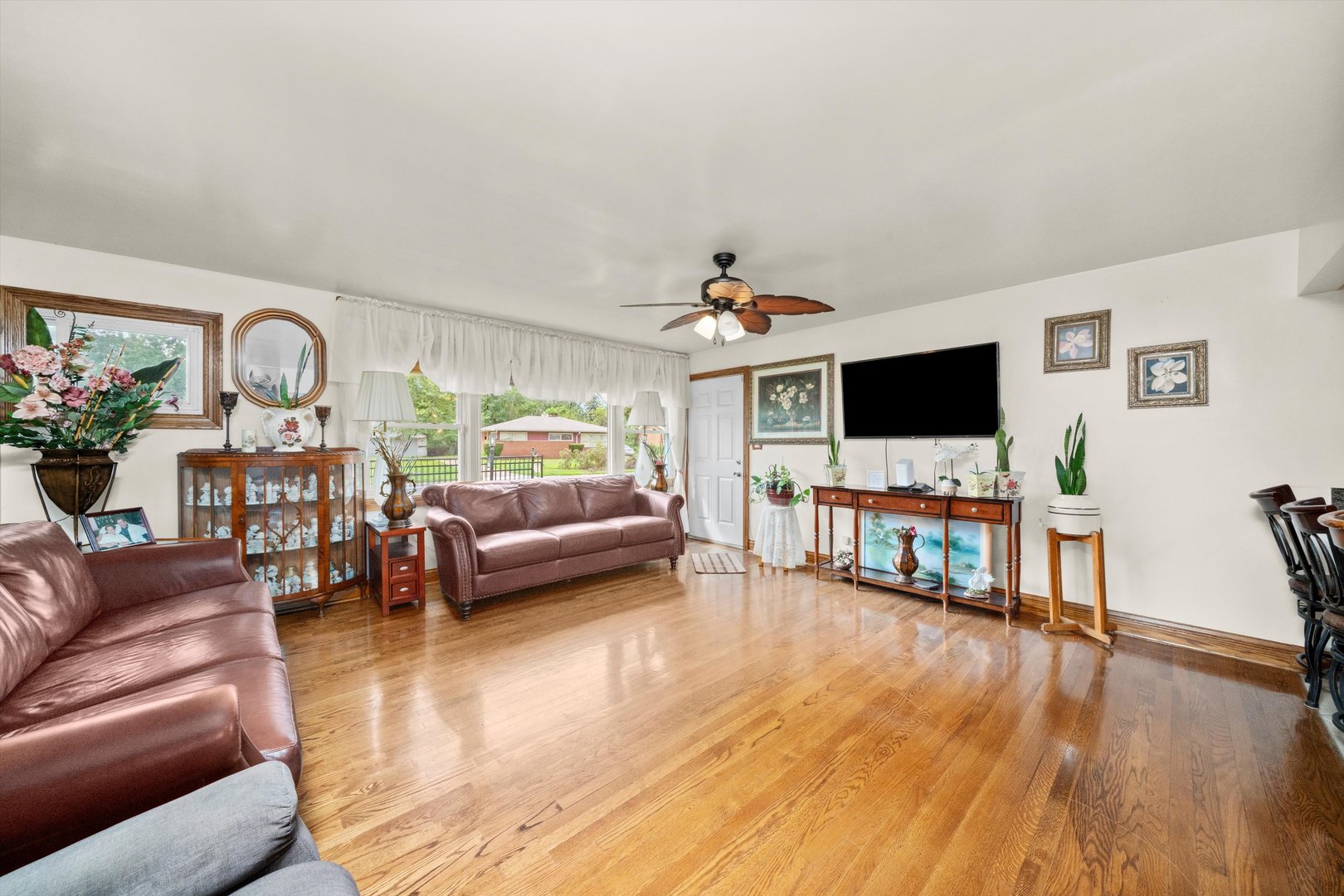 3048 Sherwood Avenue, Markham, IL 60428