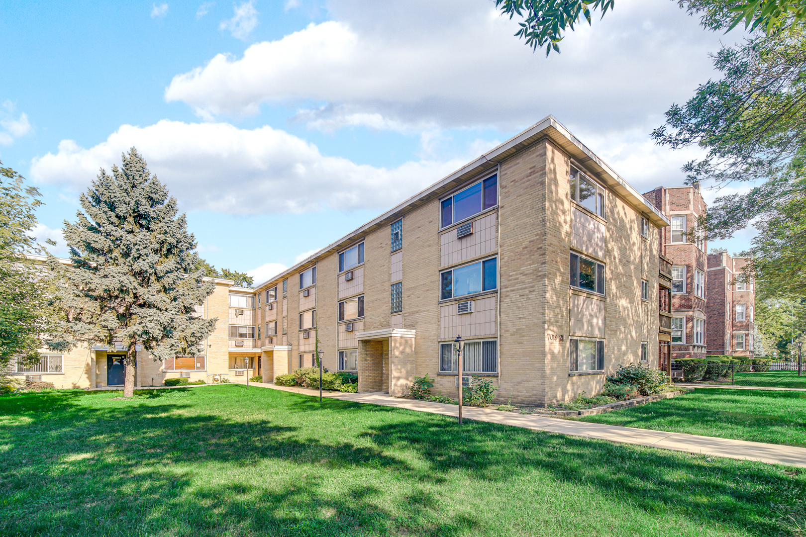 7019 N Ridge Boulevard #3B, Chicago, IL 60645