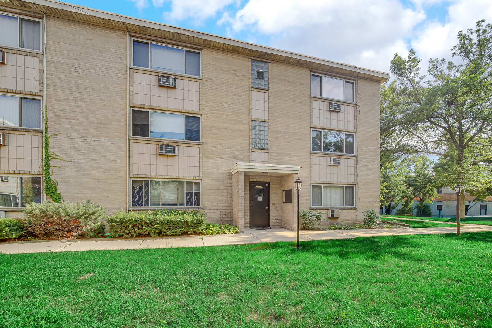 7019 N Ridge Boulevard #3B, Chicago, IL 60645