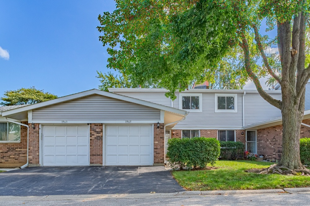 1965 N Jamestown Drive, Palatine, IL 60074