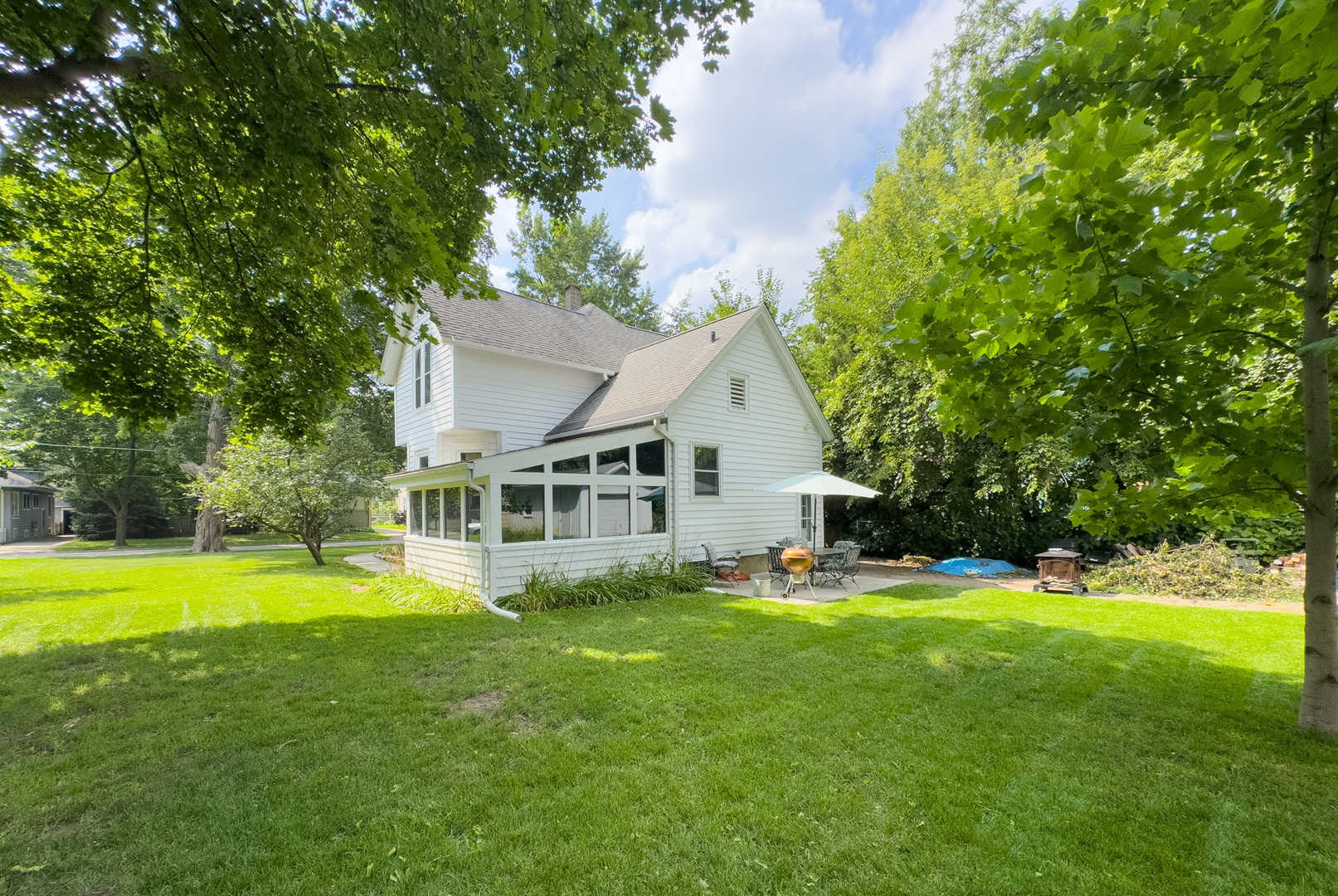909 BELLEVUE Avenue, Elgin, IL 60120