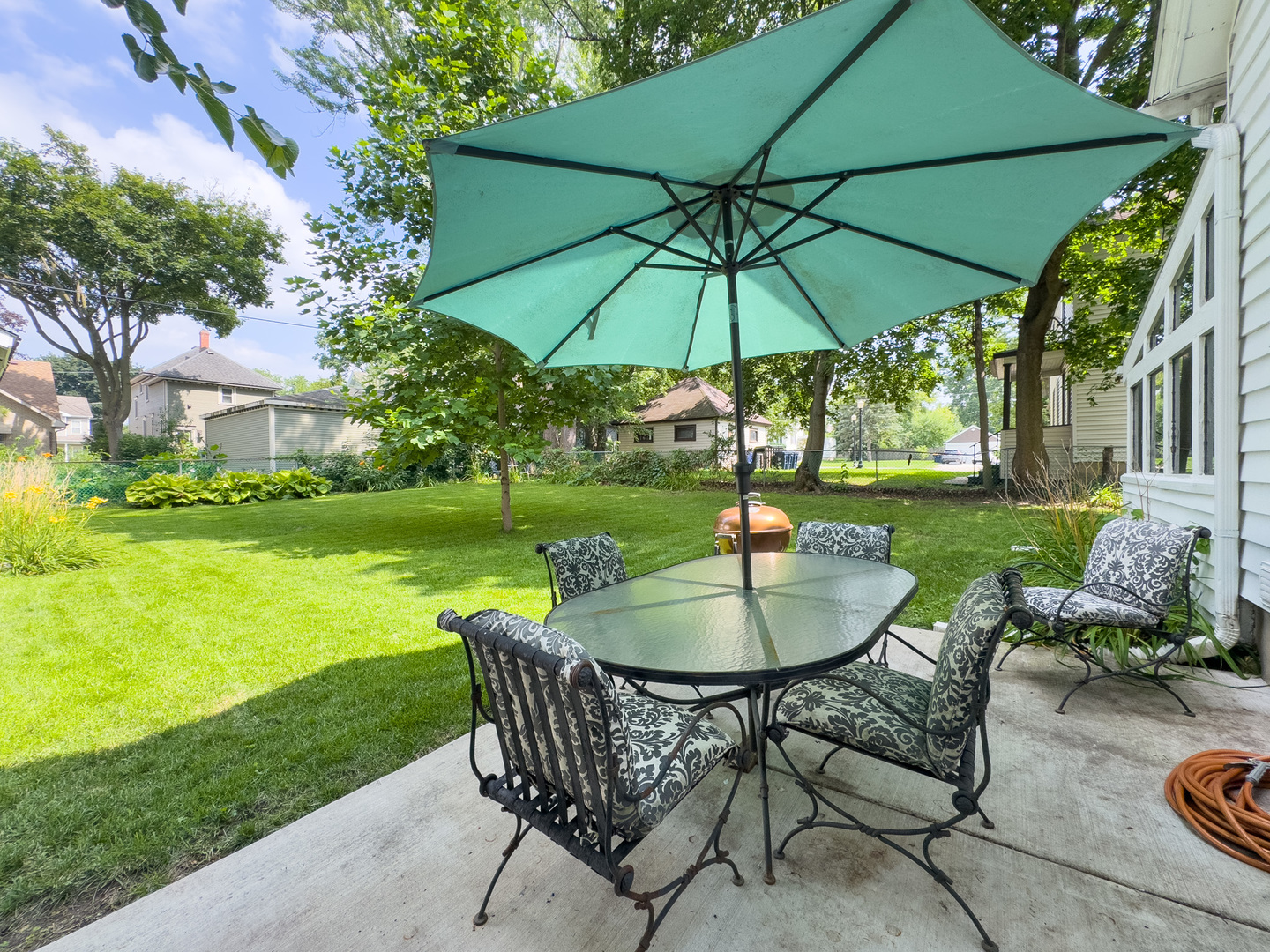 909 BELLEVUE Avenue, Elgin, IL 60120
